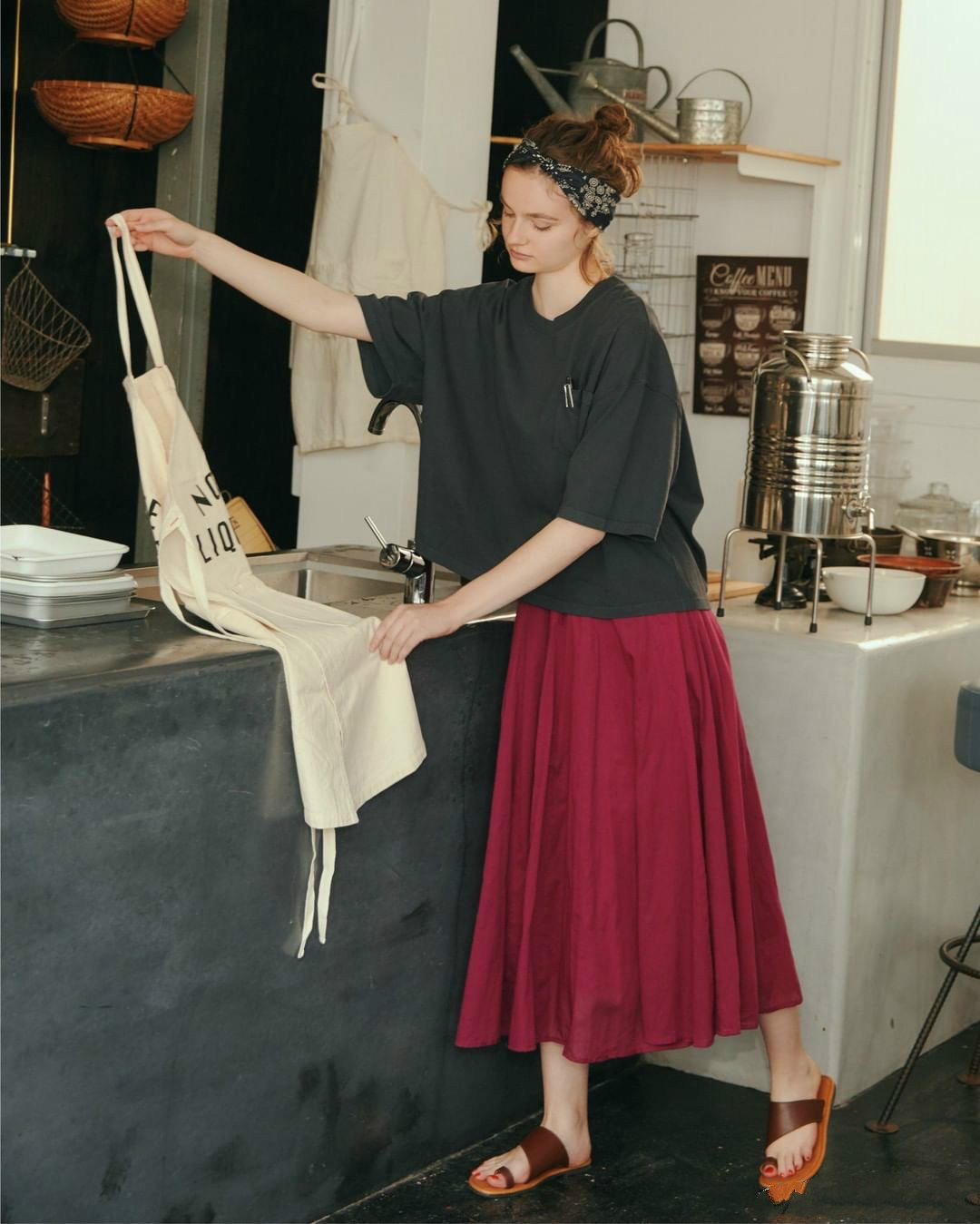 怎么穿既显高又不显小肚子,不塞衣角怎么穿显高显瘦