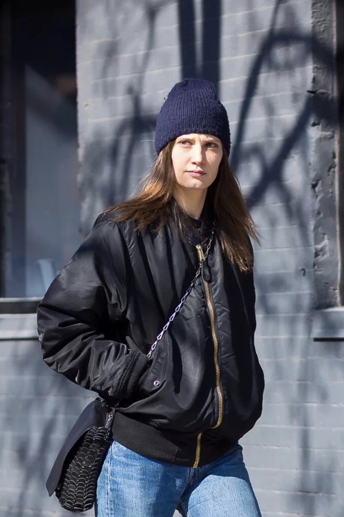 脸小适合戴哪种帽子好看,脸大的女生戴什么样帽子好看