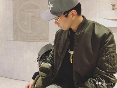 提升格调的日常配饰,小众配饰拯救沉闷穿搭