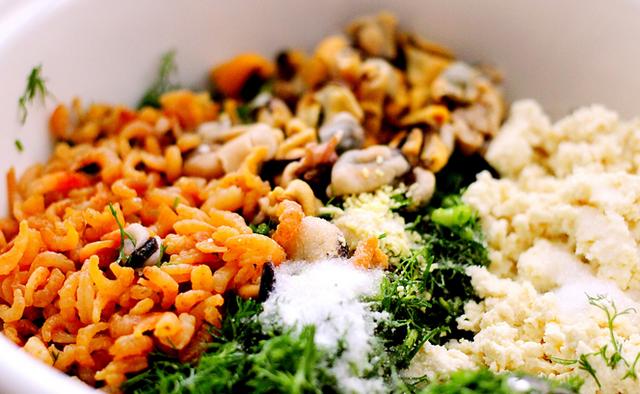 韭菜可以和茴香豆腐一起包饺子吃,茴香豆腐菜盒子的做法大全集