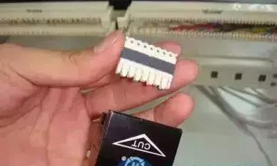 110配线架内部是如何导通的,110型语音配线架工作原理