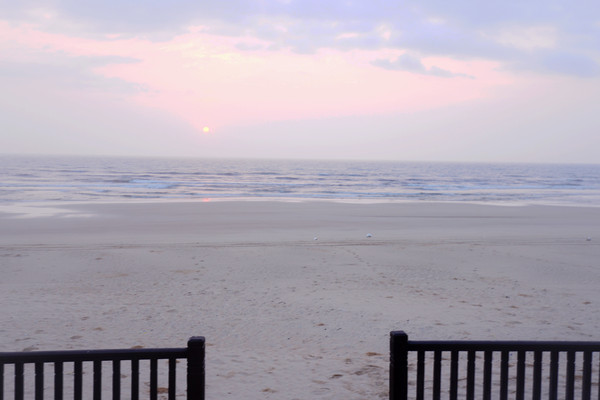 幸亏我来了再不来素材就没了,海南月亮湾的夜晚