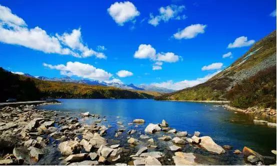 户外迷路怎么寻找方向,户外迷路如何保护自己并寻求救援