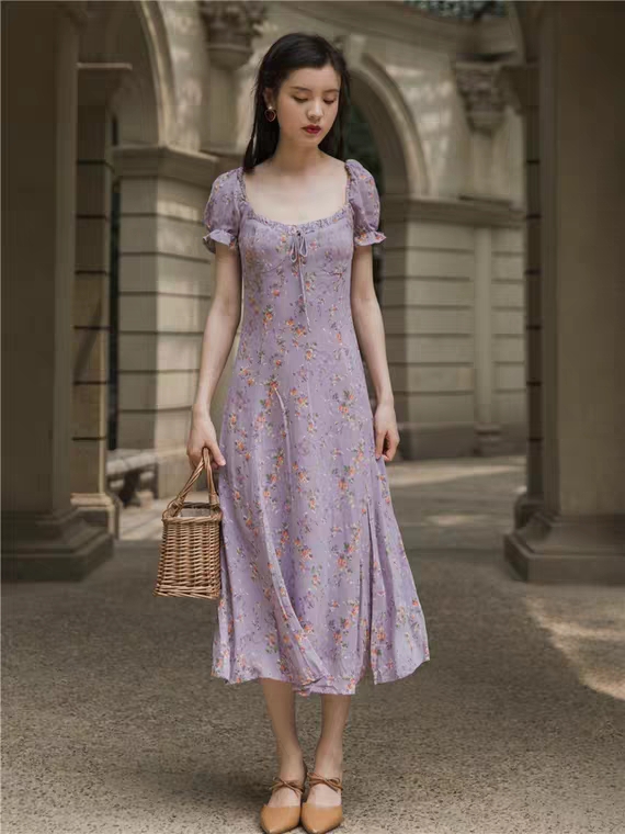 胸大的女生穿衣服该穿什么,胸小女生的选衣误区