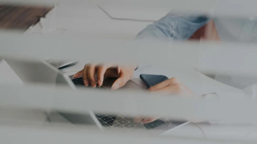 聚是一团火散是满天星完整的,聚是一团火散是满天星