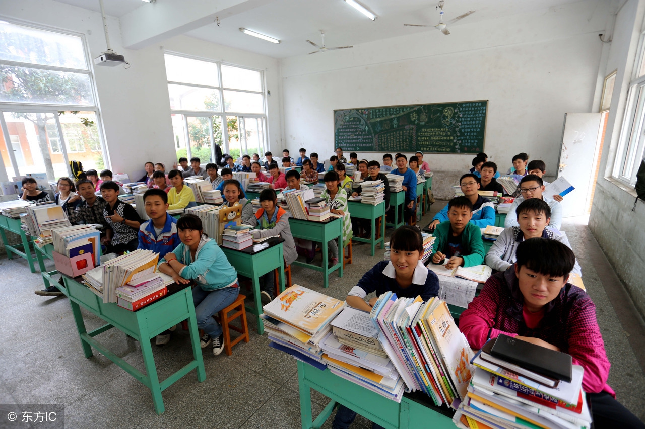 老师当全班面说成绩差怎么办,当老师后成绩总是垫底学生教不会