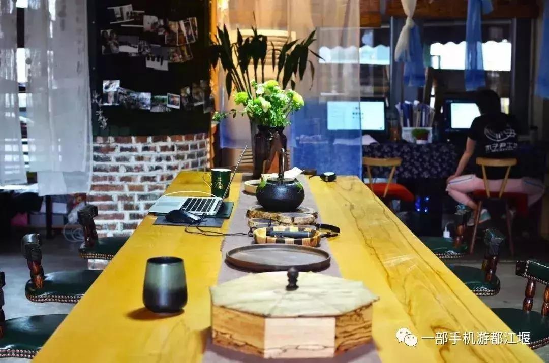 拒绝“人从众”！这个国庆必须到都江堰耍个“懒”，老街茶房、泥塑木作、古园书屋，快来享受你的小闲趣~