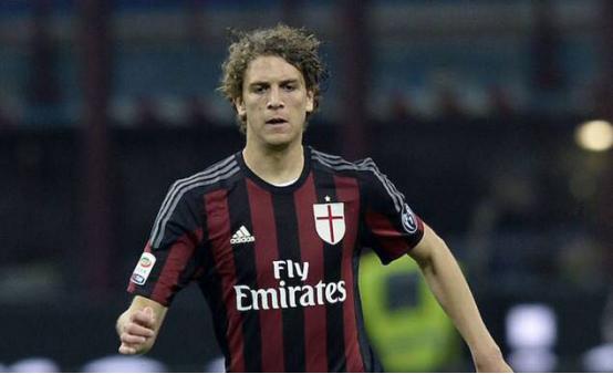 洛卡特利对阵米兰,洛卡特利为什么离开ac米兰