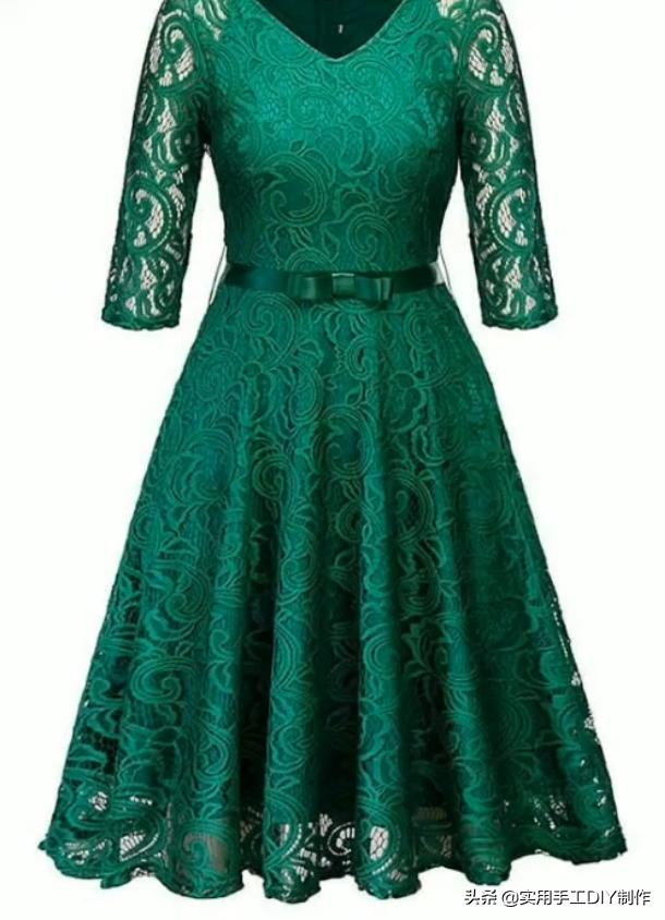 蕾丝绣花连衣裙精致美丽又优雅,设计小众蕾丝连衣裙