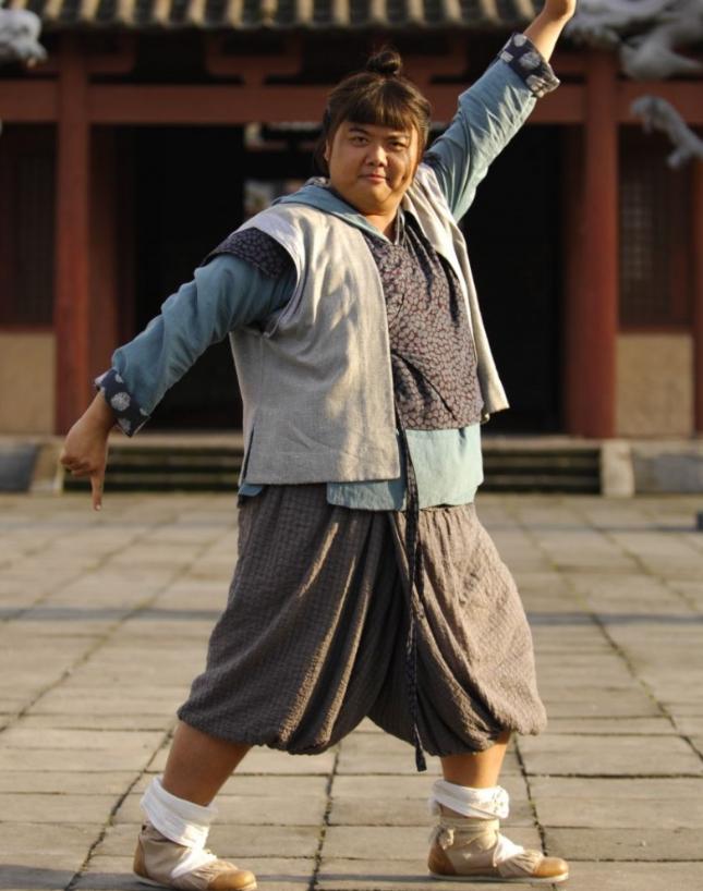 跟着周星驰有多赚钱,周星驰现在拍戏片酬