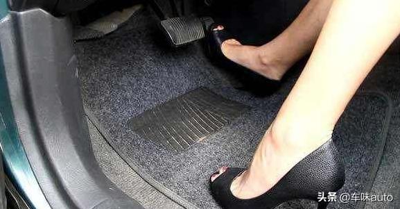 穿这种鞋子开车影响驾驶安全,穿鞋子开车会被处罚嘛