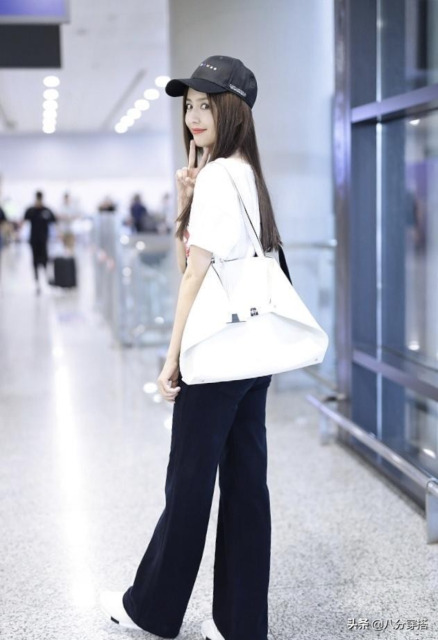 浣熶附濞呰儗甯﹁￥绌挎惌,鑳屽甫瑁ょ┛鎼濡堣