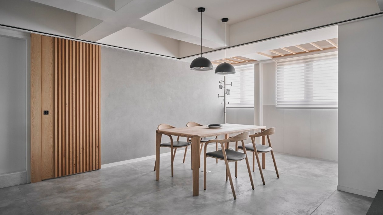 200㎡简约水泥系楼中楼，掇拾30年老宅融洽光景！原木家具