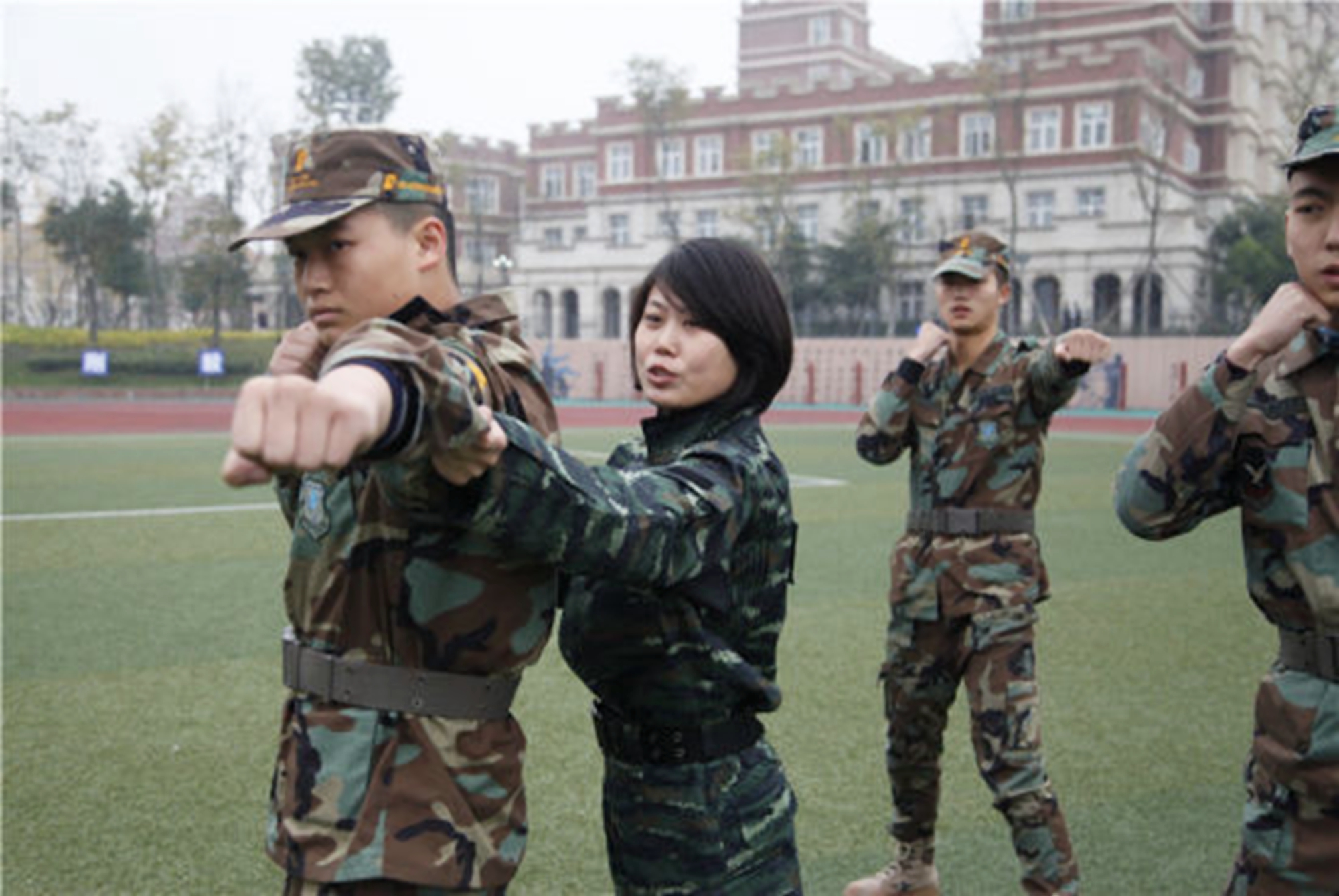 考哪一所军校前途最好,哪一所军校将来分配待遇好