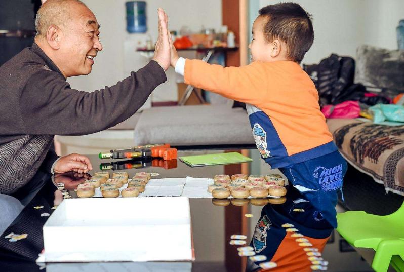 宝宝从三个月到七个月一直流口水,三个月宝宝突然口水变多还吐泡泡