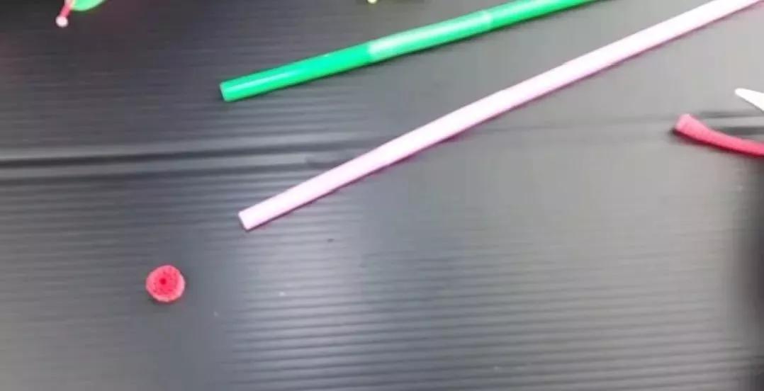 七彩的吸管剪一剪,DIY的蜗牛,天鹅,简直太像了(附教程)