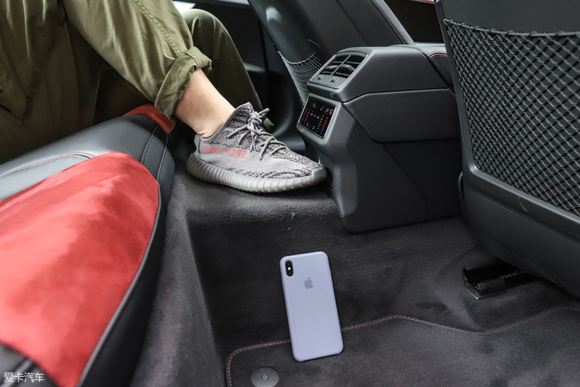 奥迪a6l与宝马x3哪个有面子,奥迪a6l和途昂哪个更有面子