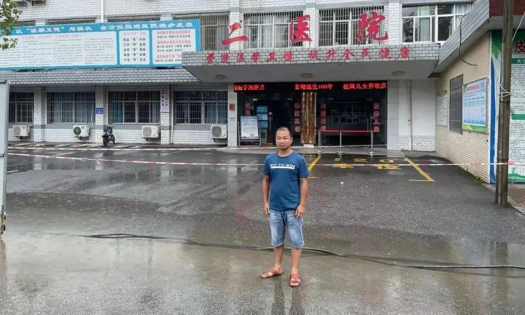 “损失近两万!”岳阳一男子考驾照时,突被要求脱鞋