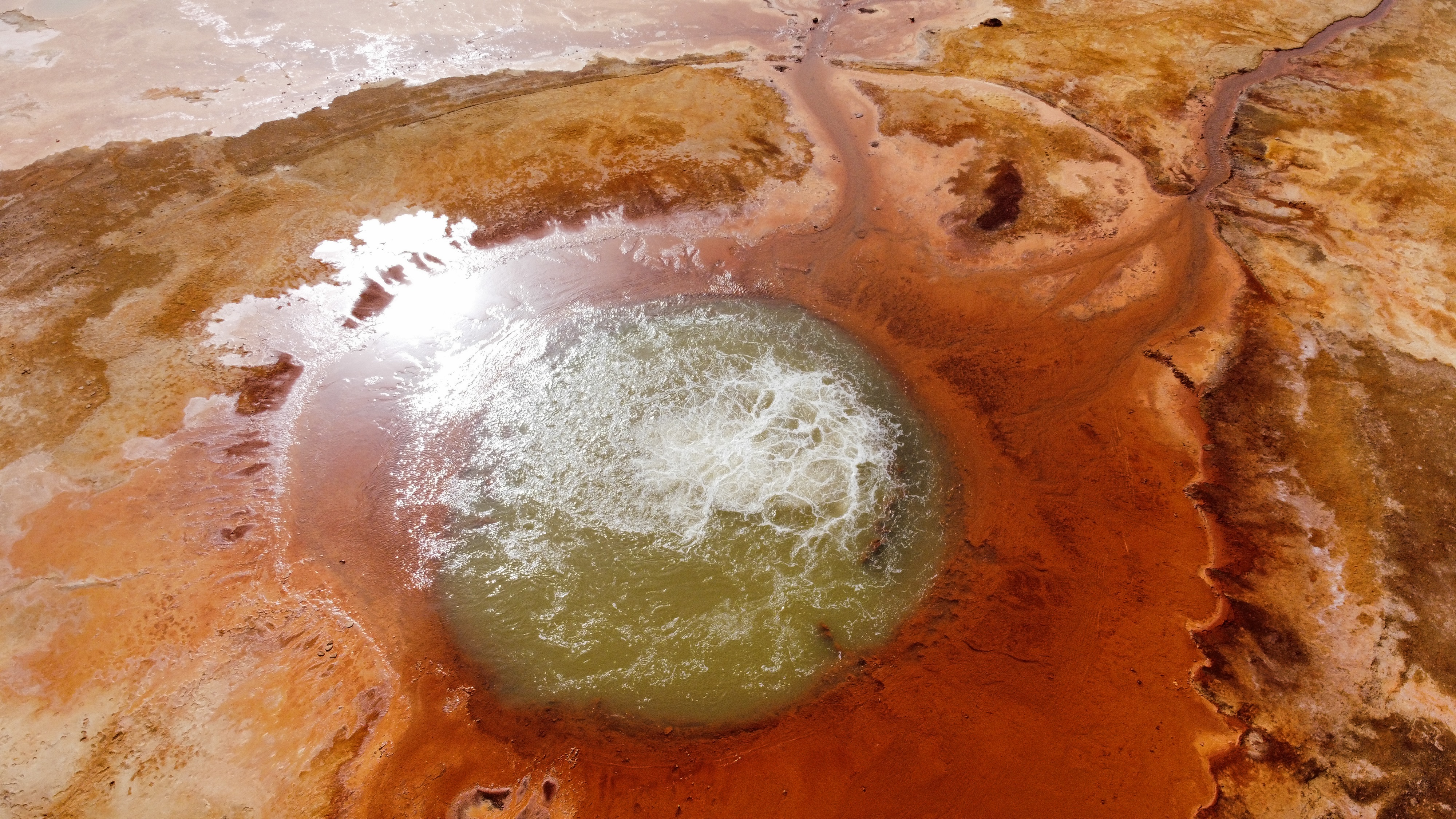 恶魔之眼艾肯泉,恶魔之眼艾肯泉结构