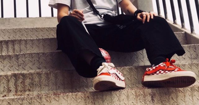 珍惜你的女孩和Vans