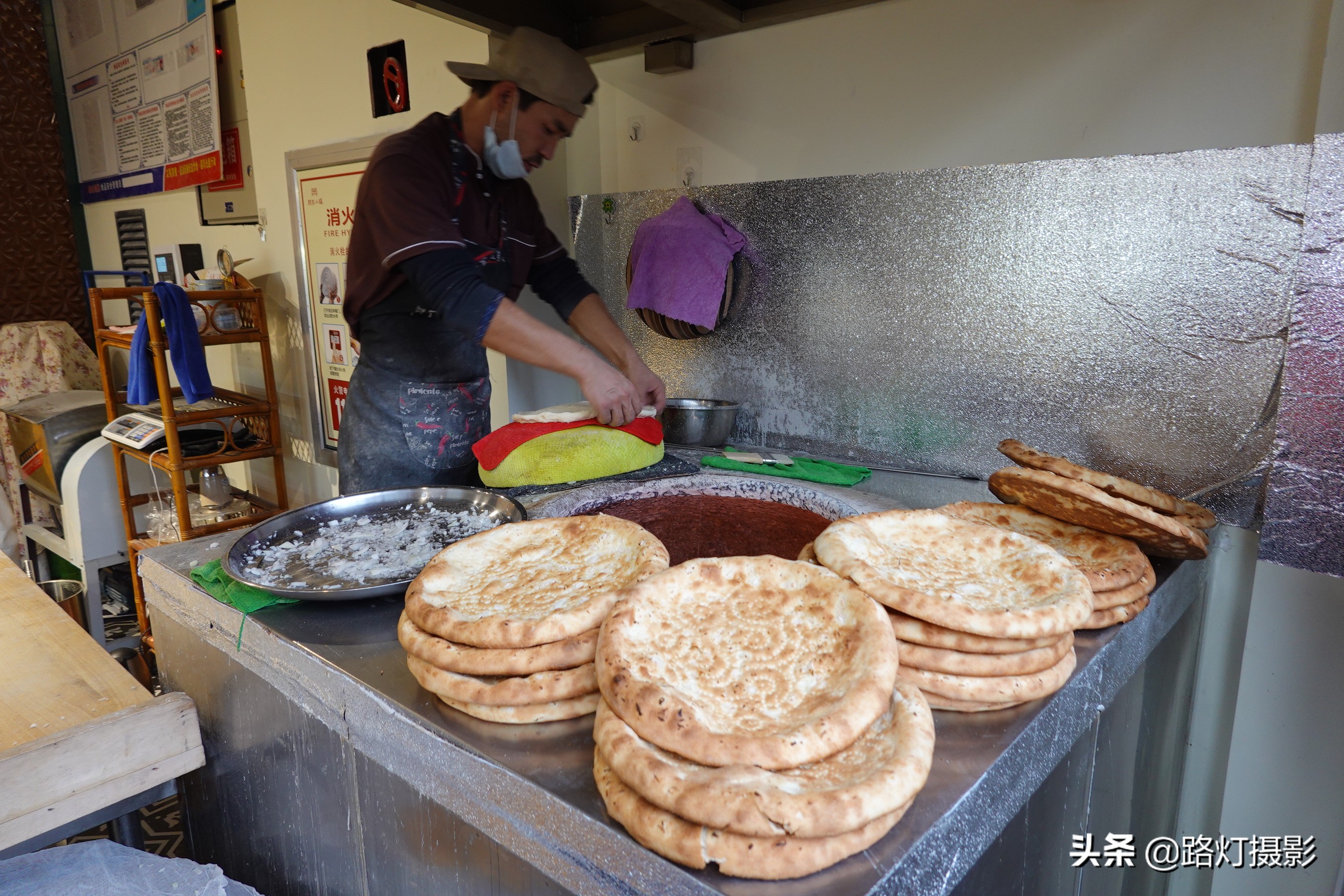 想不到！*疆新**也有一条宽窄巷子，囊括*疆新**全域特色美食，味蕾大开
