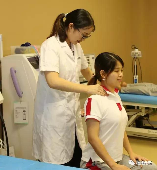 半个娱乐圈都有的体态问题——探颈,元新手把手教你矫正