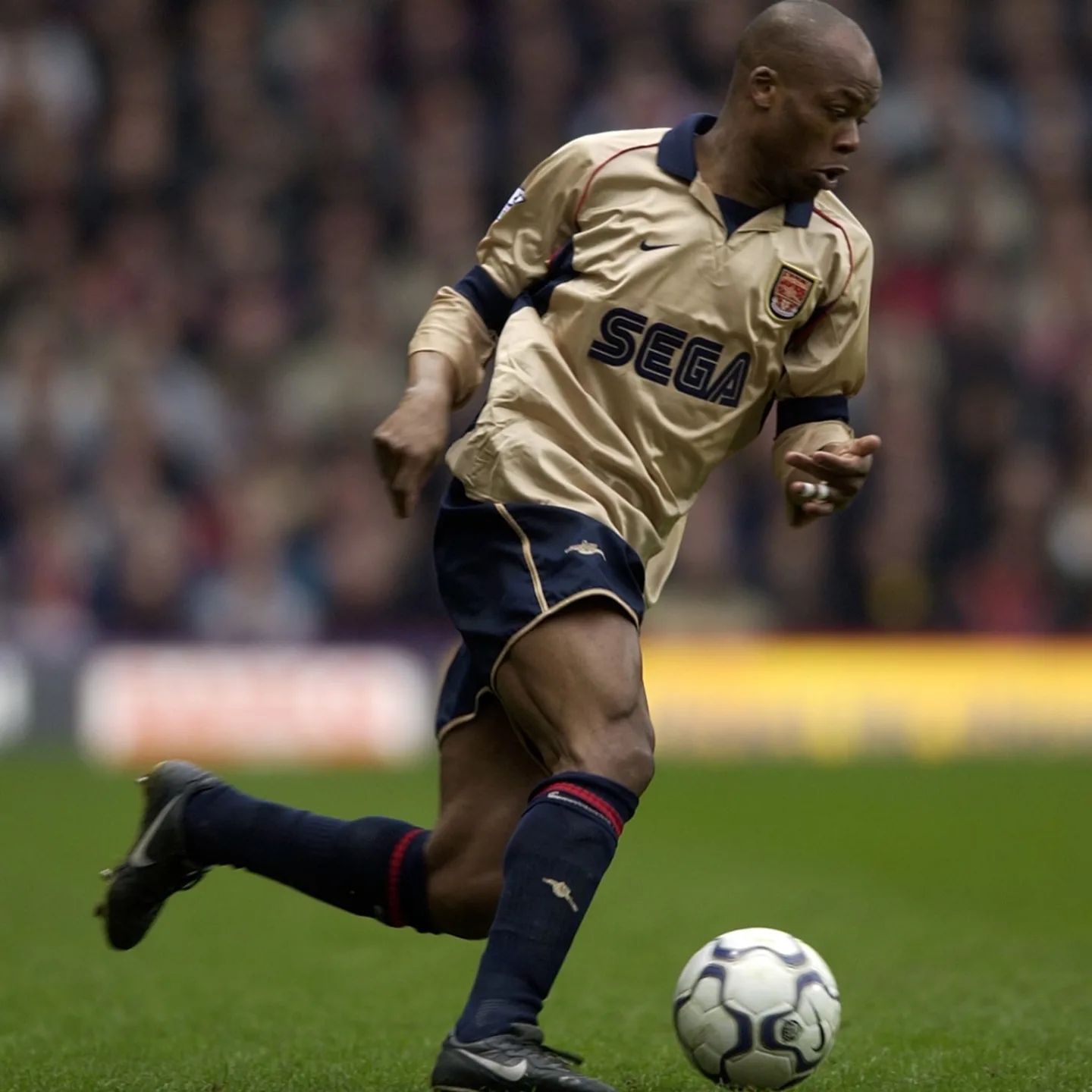 阿森纳哪个赛季球衣好看,阿森纳历史上的球衣品牌