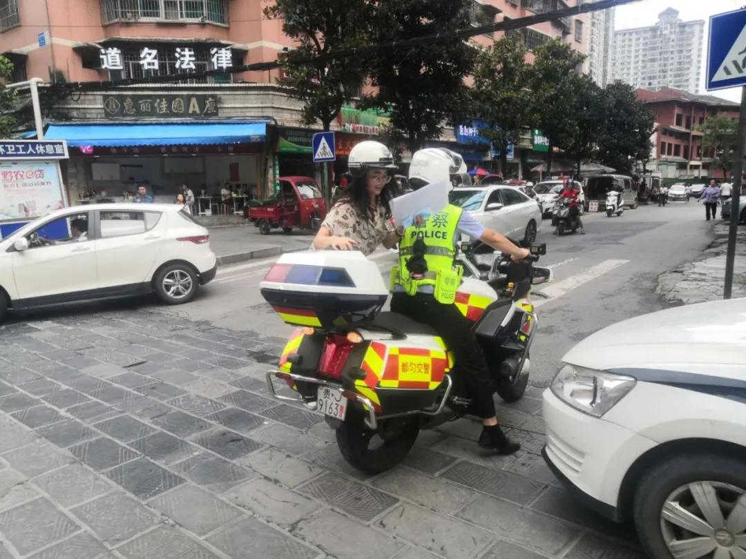 交警全力护航,交警部门全力护航高考