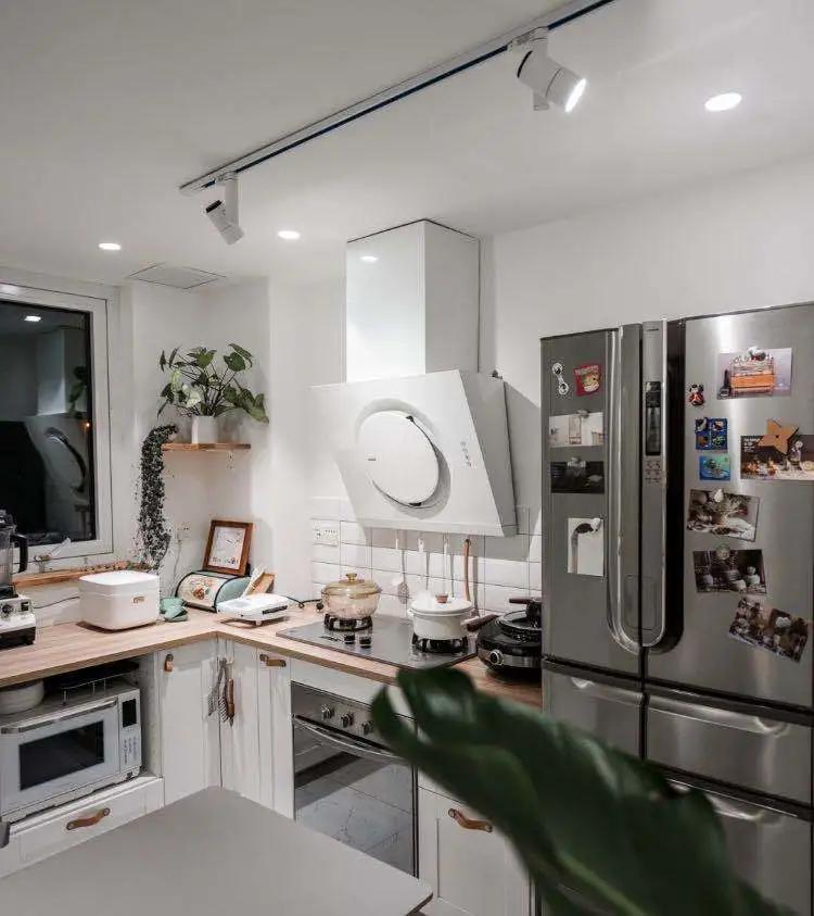 刷屏的尾款人，你对磁吸轨道灯的魅力一无所知