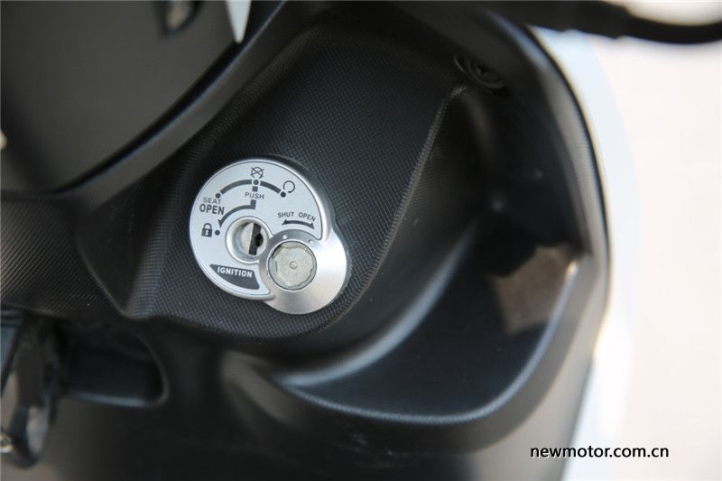 雅马哈和铃木的uu125踏板哪个好,125踏板雅马哈和豪爵怎么选