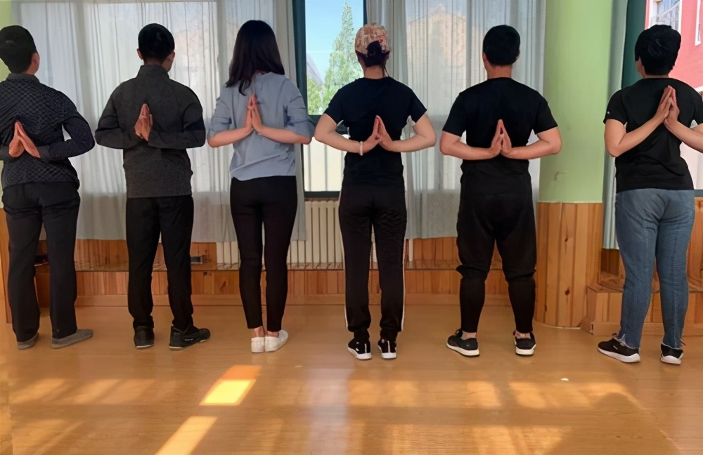 背部特别厚怎么瘦,背部太瘦怎么练