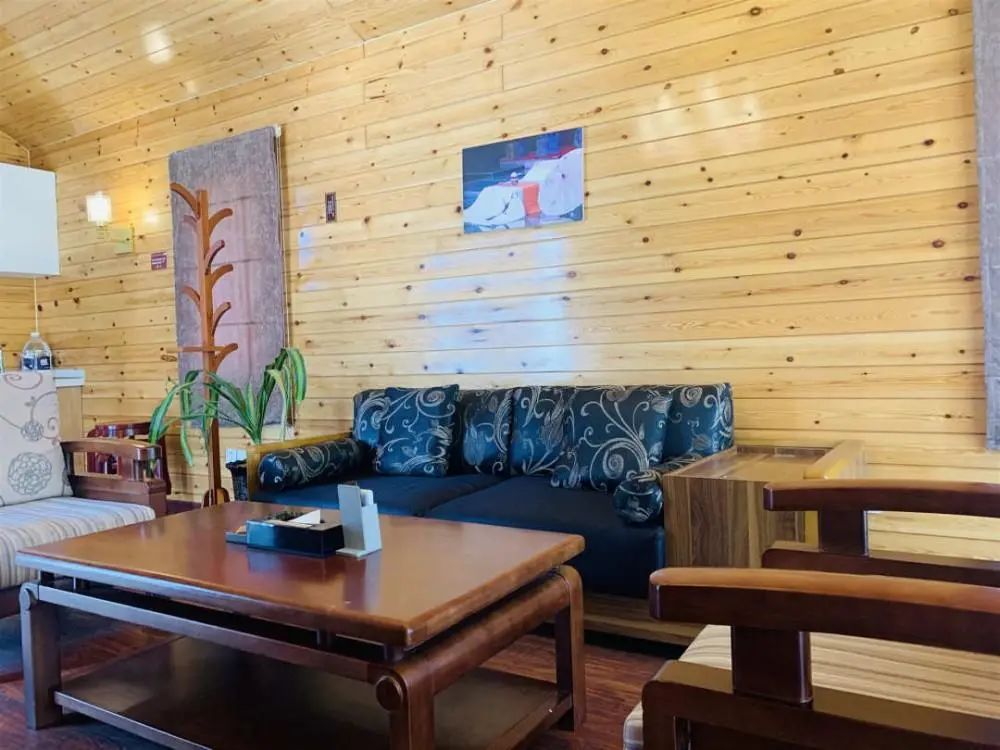 原价894元限量特惠298！木屋大床房*1＋千朝水世界门票*2...