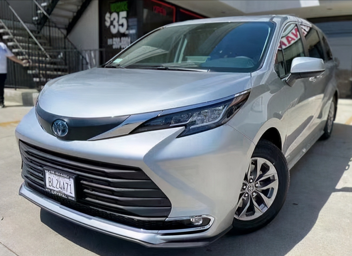 国产丰田塞纳加价,国产丰田赛娜加价多少钱