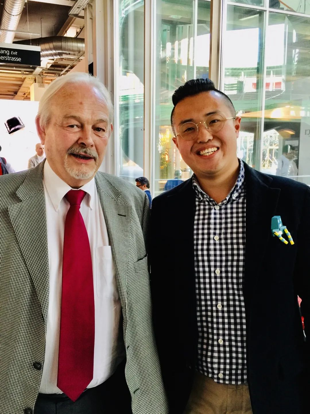 麻雀变成凤凰展翅高飞,展翅高飞的雁