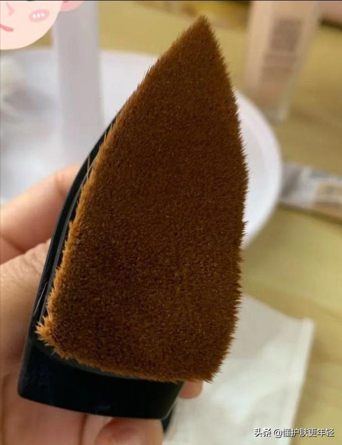 日常妆容用些什么粉底液好,怎样涂粉底液才会更好看