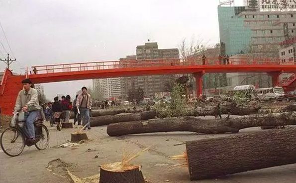 30年互联网,Foxmail、快播、人人网的“死亡”样本