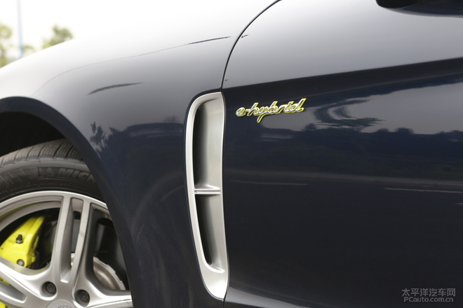 保时捷panamera混动深度测试 (全新保时捷panamera4s 2.9t试驾感受)