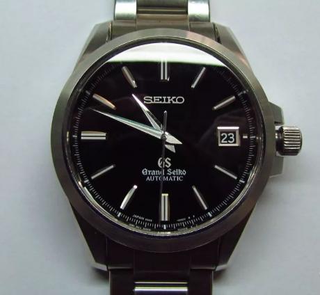 3万买手表卡地亚还是欧米茄,卡地亚蓝气球4万左右值得推荐吗