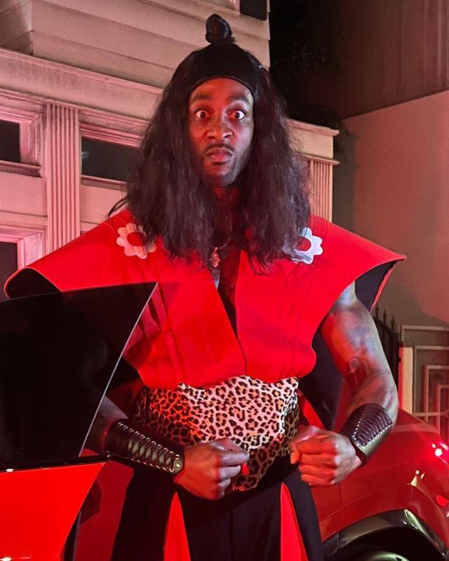 湖人发布万圣节造型浓眉哥,霍华德湖人造型