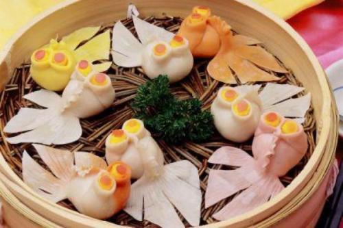 初学包月牙饺子的手法教程,漂亮饺子视频教程