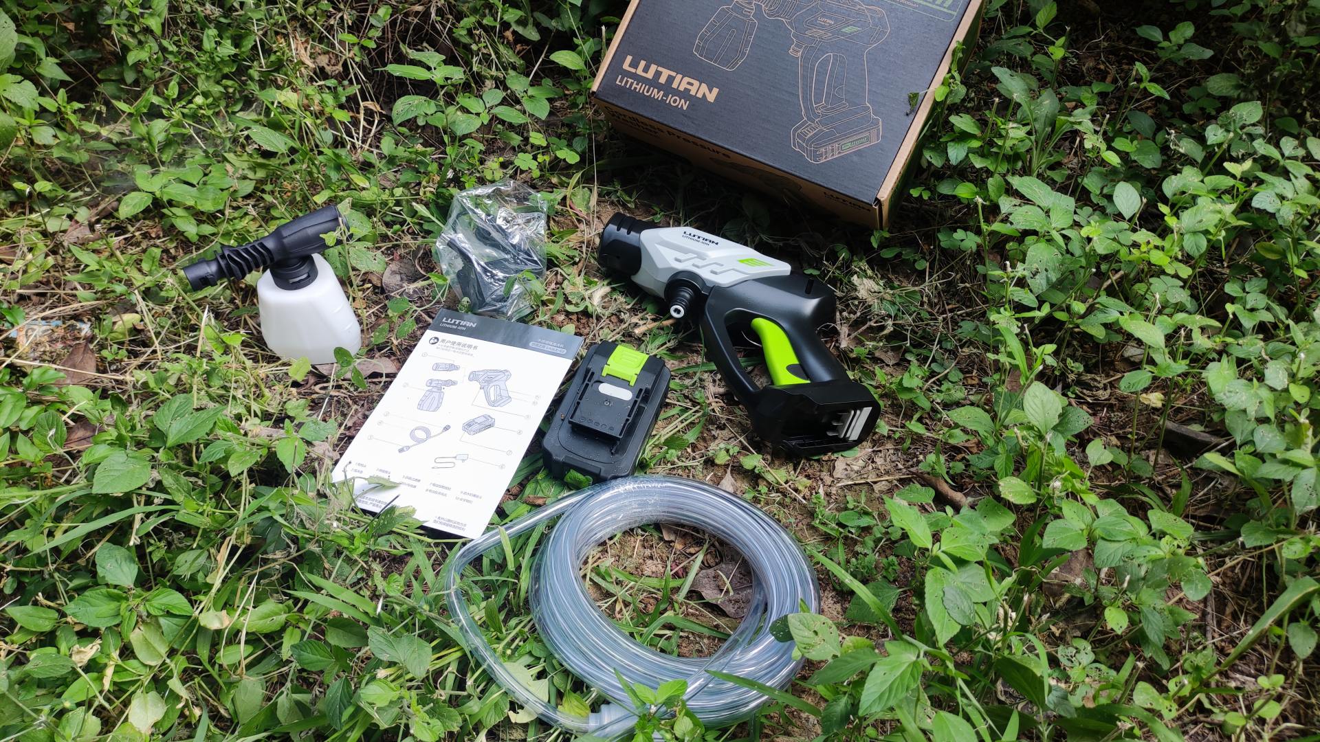 洗车水枪家用体验,绿田锂电高压水枪洗车神器评测