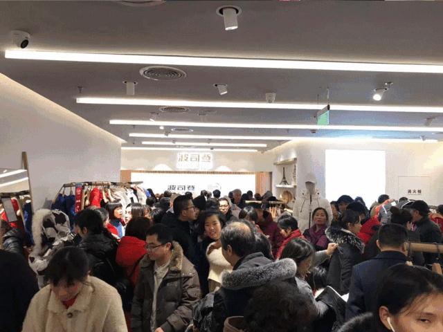 波司登2022新款羽绒服试穿,波司登实测