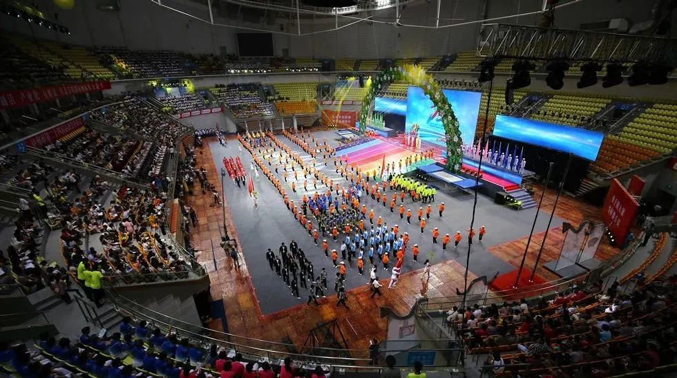 「先锋侠」福州要建100个足球场?官方回复