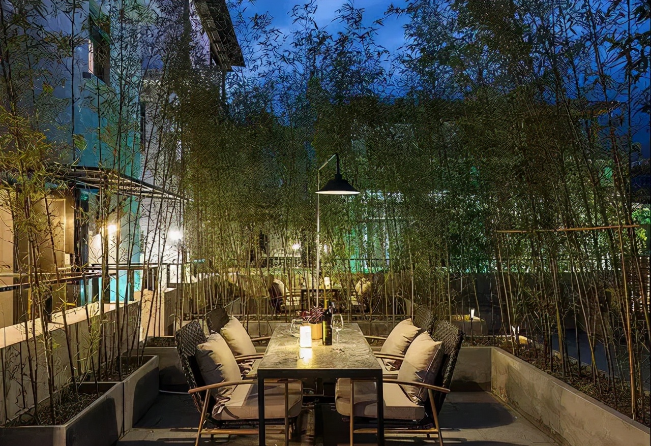 深圳大鹏古城边坐拥海岸线边的民宿，打卡百年古城丨巢里巢外