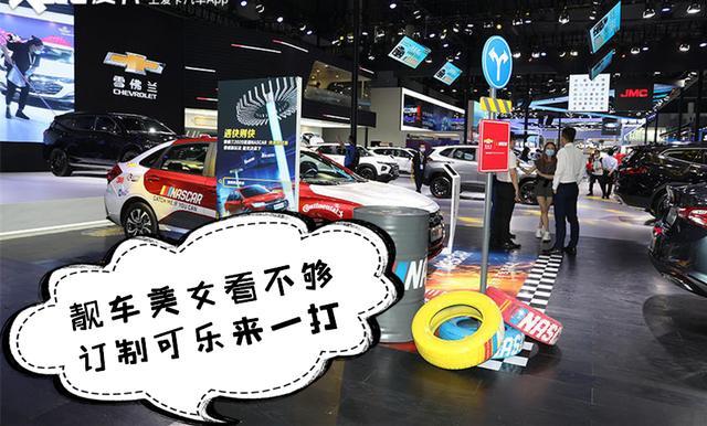 刚官宣中文名就引发众人热议，网友们玩起了起名大赛