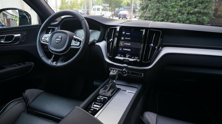 开了一年的沃尔沃xc60卖多少钱,开了一年沃尔沃xc60卖多少钱