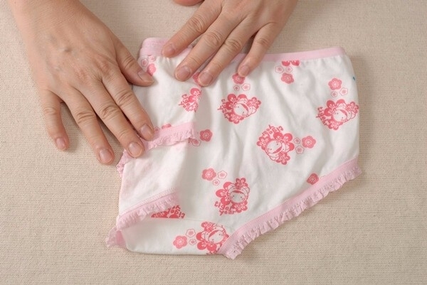 口袋折衣服的方法,不需要胶水纸口袋折法