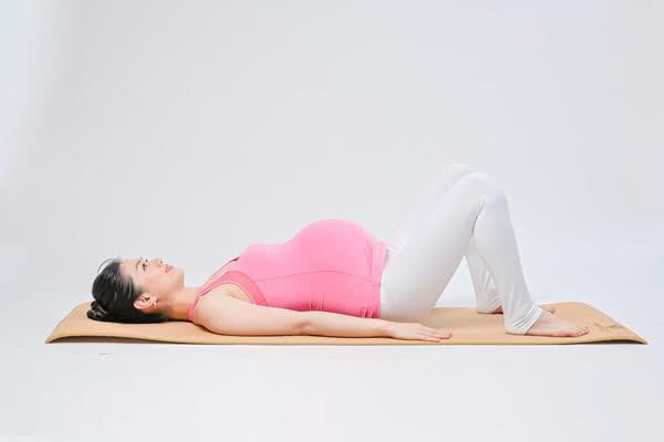 怀孕中期脚抽筋腿发胀怎么回事,孕晚期脚抽筋走路痛怎么回事