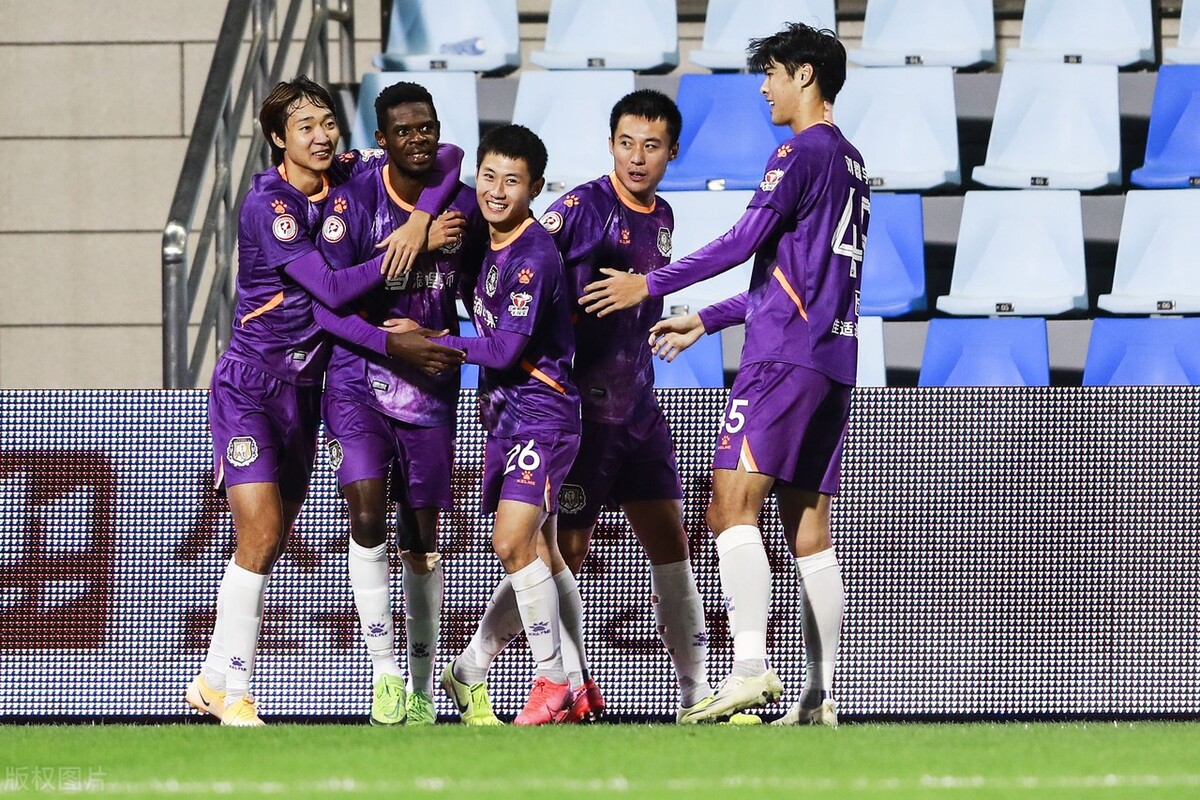 中甲成都首败,中甲现惊天误判川足补时绝杀