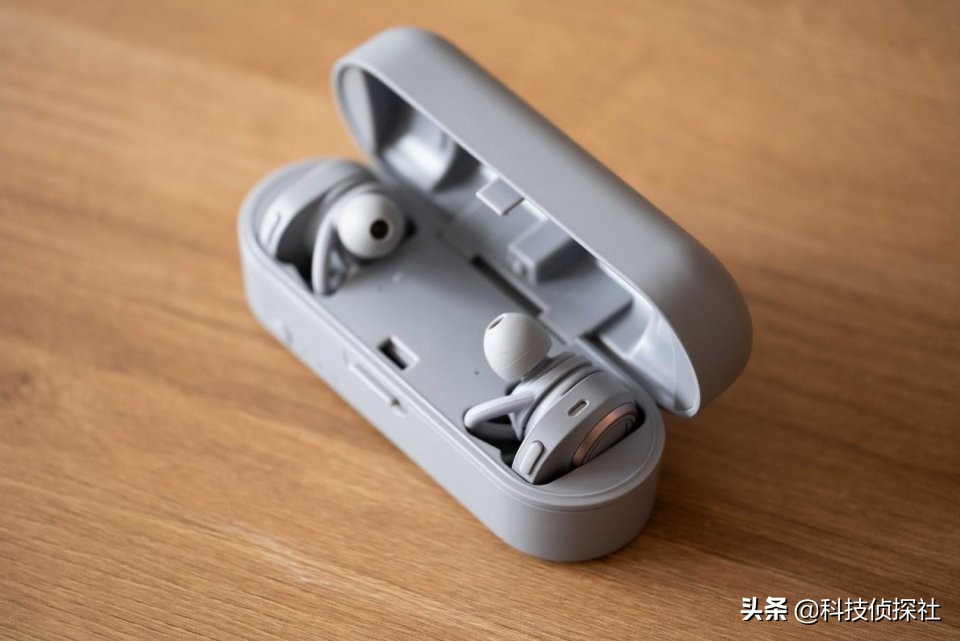 半入耳无线耳机测评,入耳式耳机高级感